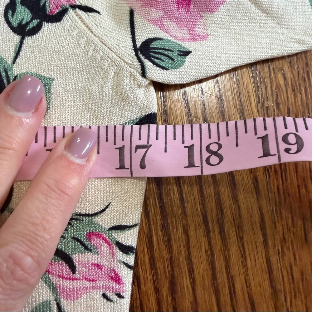 Nic Knits by Nicole Miller Rose Pink Floral Button Down Cardigan Size Medium - Picture 6 of 7